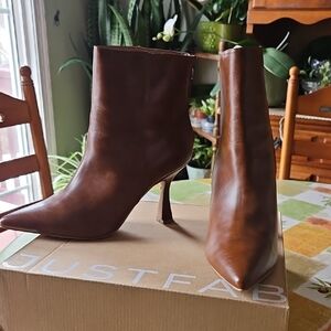 JustFab Women's Tan Heeled Boots